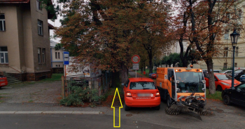 Přístup do spisovny během revitalizace Jiráskových sadů