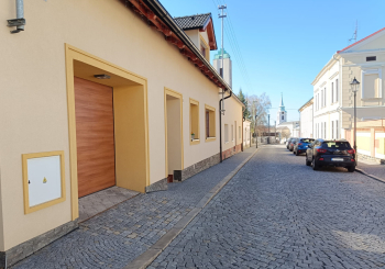 V Prokopské ul. budou položeny vodící linie pro nevidomé a slabozraké